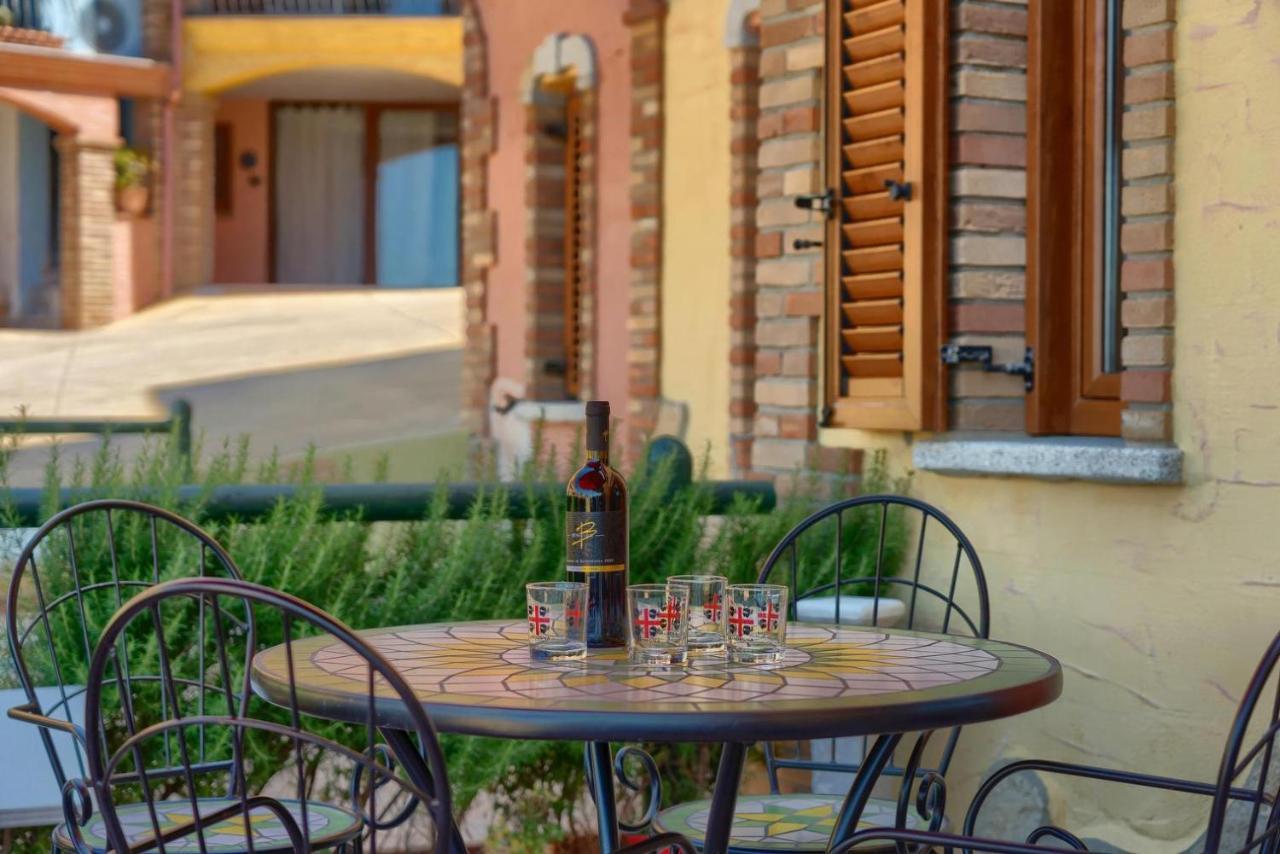 L'Estasi Tanca Piras A Bordo Piscina Con Vista Mare Villa Nebida Buitenkant foto